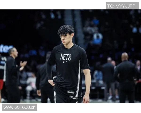 曾凡博在篮网首秀穿韦德之道12展现出色表现引发球迷热议