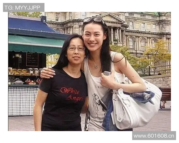 老队友重聚特狮与伊涅斯塔亲密合影温馨互动令人感动