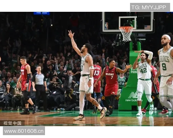 罗林斯疯狂表现全场最高24投11中斩获26分7篮板5助攻1抢断助力球队胜利