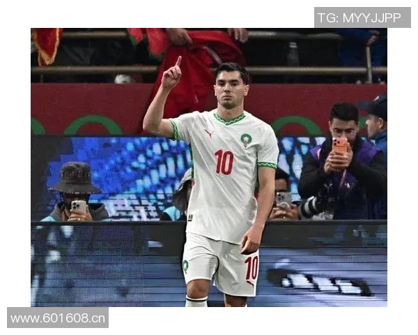 今日趣图：迪亚斯怀抱非洲杯冠军泪洒赛场重返皇马面临坐板凳困境