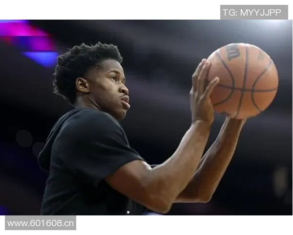 埃奇库姆表现出色如老将10投6中三分5中3罚球10中7砍下22分4篮板5助攻