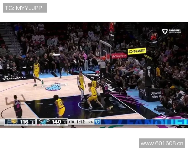 凯尔登约翰逊上半场表现出色攻防兼备贡献10分3篮板3抢断