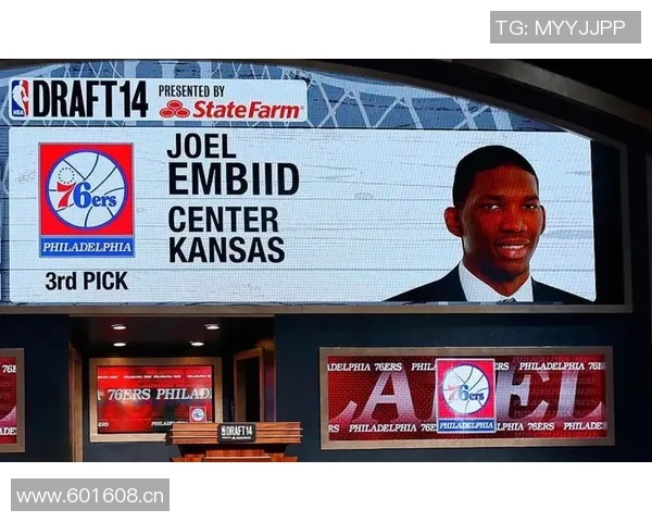 埃奇库姆称恩比德受限仍能得25分完全恢复将助力球队争冠