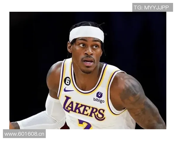 普尔替补表现平平15投仅中6球贡献16分2篮板4助攻1抢断